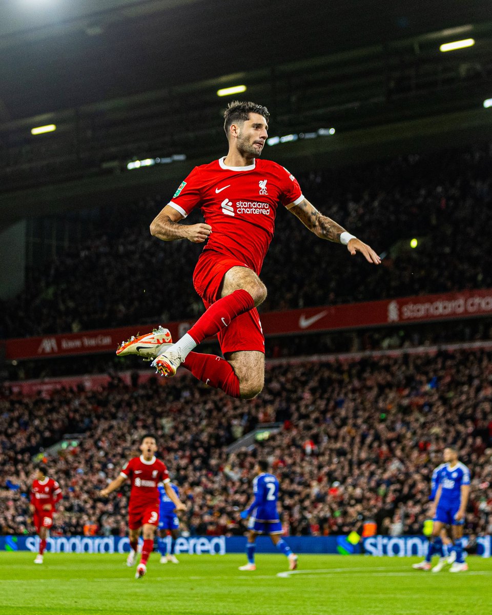 SamueILFC's tweet photo. WE HAVE OUR STEVEN GERRARD REPLACEMENT. https://t.co/R8KRJcjWLd