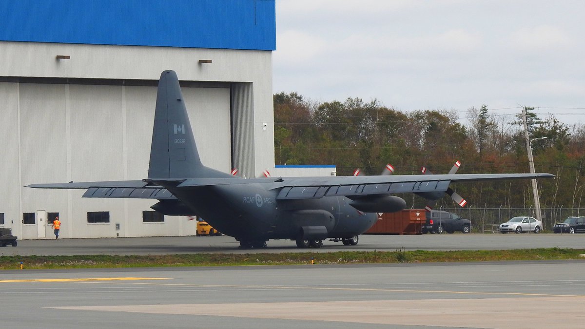 veryboeing's tweet photo. RCAF #CC130H #130336 doing an engine run at CYHZ https://t.co/rhBei2H7OK