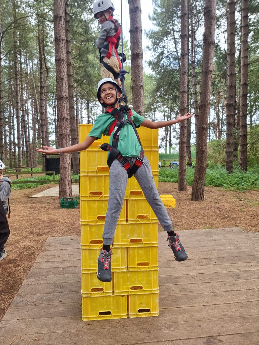 stjohnscen20's tweet photo. Coming down after a successful climb to the top of the tower! #TeamBuilding #TowerBuilding https://t.co/AzSooVaApy