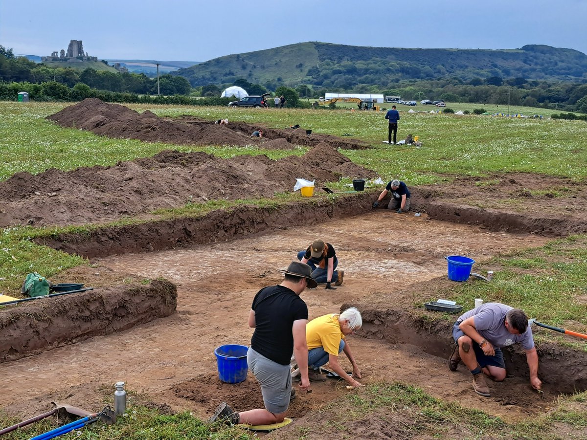 I'm delighted to say we are launching a new MSc in Archaeological Practice at the University of Lincoln (lincoln.ac.uk/hh/archaeology/) (first cohort will start in autumn 2024). Perfect for people who haven't previously studied archaeology...