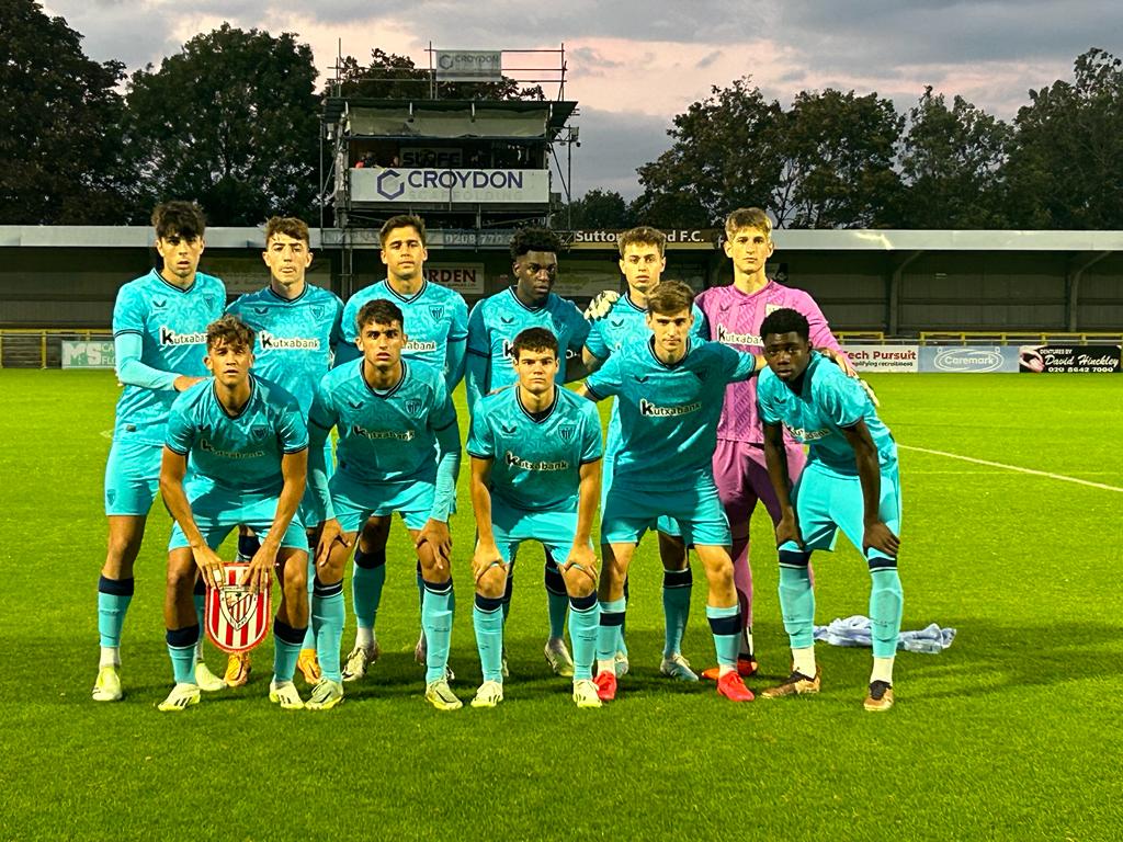 AthleticClub's tweet photo. ⚖️ El combinado Sub-21 se estrena con empate en la @premierleague International Cup.

@CPFCAcademy 1⃣-1⃣ #AthleticClub 
⚽️ Duñabeitia 

#AthleticLezama 🦁 https://t.co/2uW7xYOgZR
