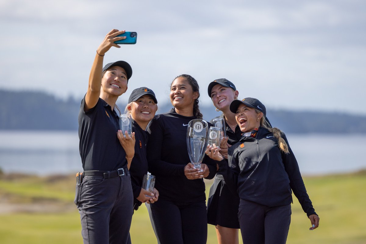 On September 18th and 19th, 18 Universities faced off for a 2-day, 54-hole tournament, co-hosted by the @UW and @seattleu, at @ChambersBayGolf. The @USCWomensGolf won. Shot for Image Driven Media. 📷 by @wolter_liz.

#leadershipandgolf @SeattleUGolf @santaclarawgolf @byuwgolf