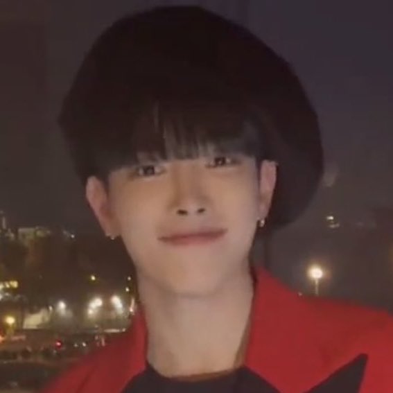 centerhwa's tweet image. THIS IS JUST SO CUTE 😭