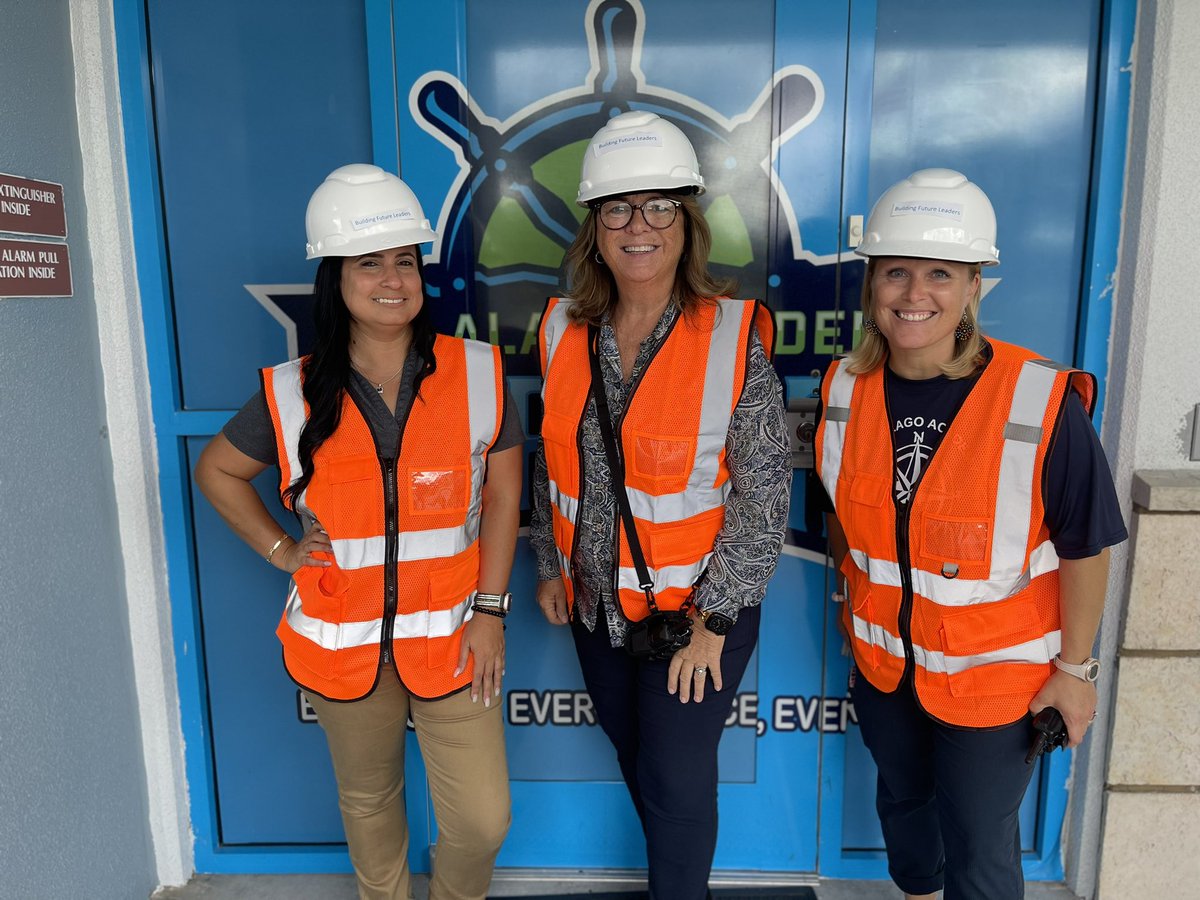 Admin Teaming up to Construct for Success‼️ #Careerday2023 #collegeweek23