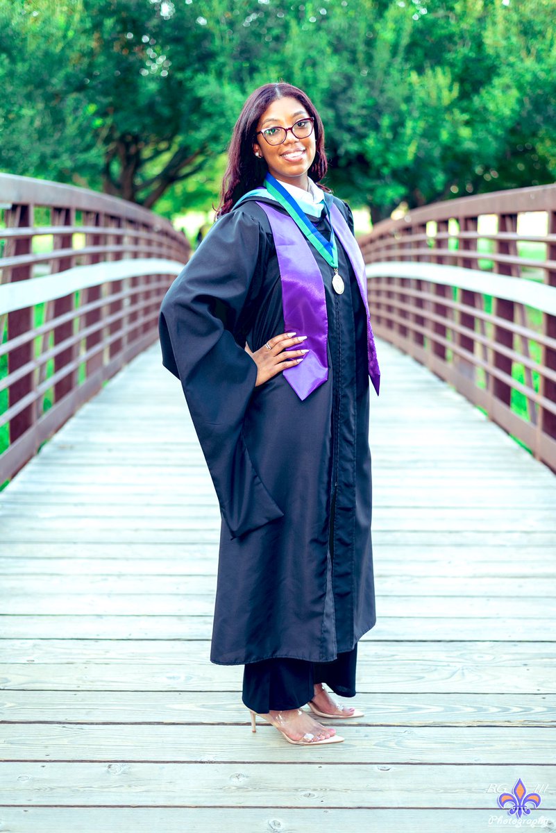 ShainaShaw18's tweet photo. It’s almost time for graduation and I couldn’t be happier. This was a very busy “school” year but it was all worth it! #MasteredIt #AlphaChi #EducationalLeadership #4.0

H.S.Diploma ✅
Bachelors ✅
Masters✅
PhD…Loading https://t.co/xlP21x3KMs