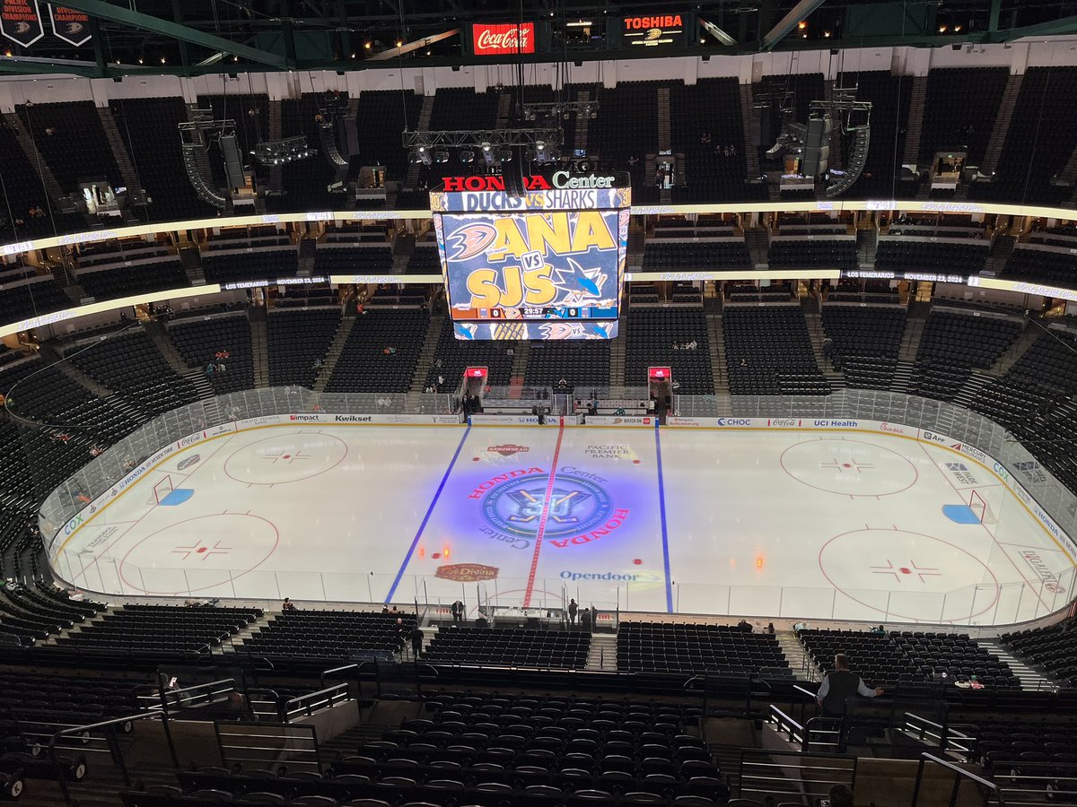 Aaron_Cooney's tweet photo. The @AnaheimDucks are back at Honda Center to finish a home and home set with the Sharks. Pregame show kicks off at 6:45 with @AlexisDownie_ on @DucksStream. Emerson Etem and I will have the action for you starting 7. Preview below ⬇️ #FlyTogether https://t.co/hwGC4YjjQK