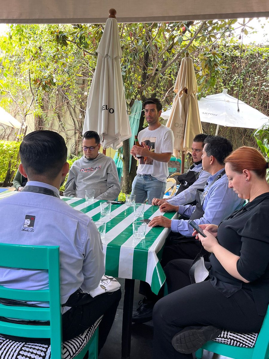 danielposdata's tweet image. Capacitación con #anitali e ilatina de @posdata_sidra para compartir lo que una #sidranatural ofrece al consumidor vs otras bebidas. 
La 1ra. oportunidad esta en que no todo mundo puede beber cerveza o le gusta, la 2da. que es mayormente mas saludable y 3a. baja en cals🇲🇽🍎🍏