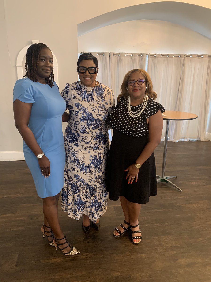 Shedonna's tweet photo. Dekalb Association of Realtors Community Outreach Committee enjoyed the Third Wednesday Luncheon with Dekalb County Commissioner Lorraine Cochran! Hosted by Lithonia Chamber of Commerce! #DynamicDekalbRealtors #ThatswhoweR #realtorlife #VisionRealtyGroupInc https://t.co/DVx2YDZZ1r