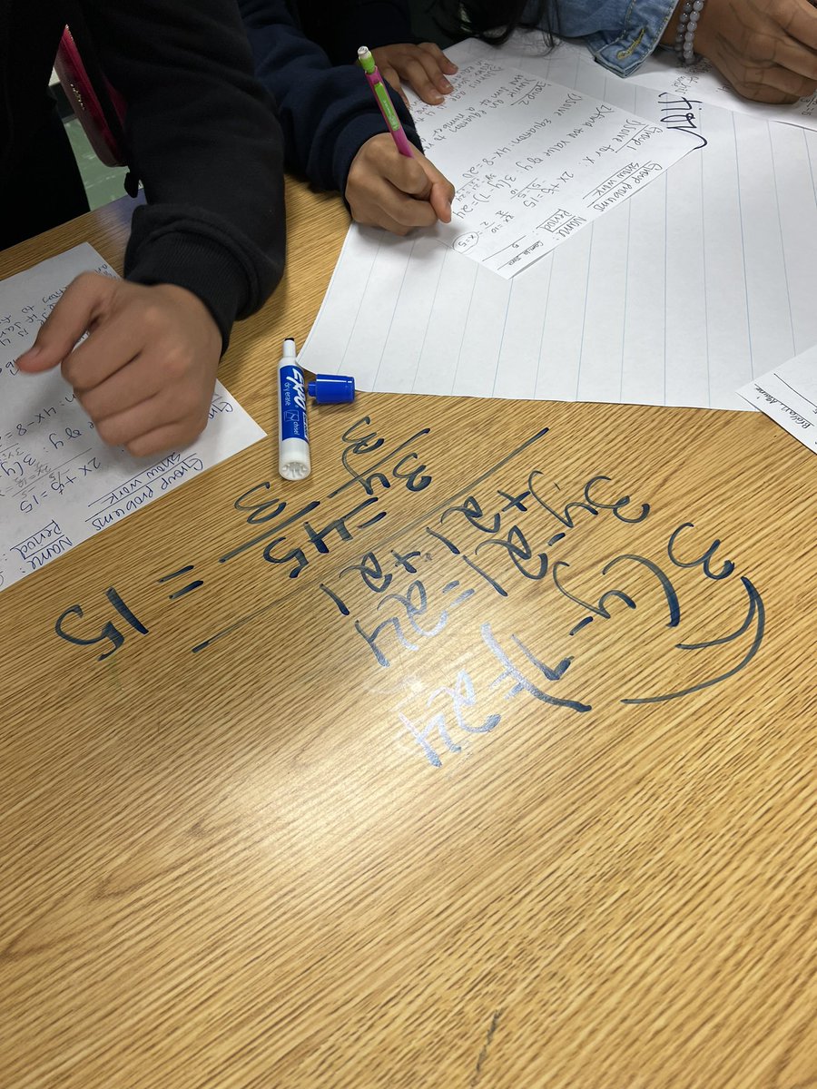 SMSMathTeacher's tweet image. I really enjoy it when my students collaborate and fully engage with the math. #teamwork #mathtalk @Math_HCS @ATMMathematics @IllustrateMath @SMS_HCS @JLZSMS