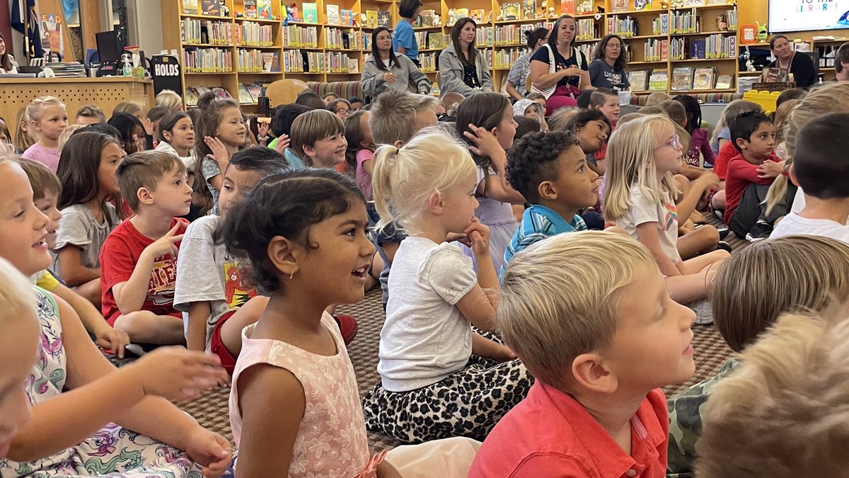 MadisonPlaceLib's tweet photo. Our #PreKMD #KinderMD & #1stGradeMD readers/writers laughed and learned today with @SauerTammi & Wordy Birdy. @MadisonPlaceK5 #OlatheAuthorVisit https://t.co/7xB7s7PqBw
