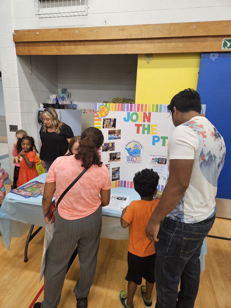 We had a WHALE of a time at our 1st NPI of the year. Thanks to the amazing staff, volunteers, & the ELC PARENTS, of course. Thank you to Marc Fleming for coming out & supporting us. @GreeceELC @ShannonCHeller @GCSDsuper @GCSDcommschools @JulieParsons203 #BetterTogether #TeamELC