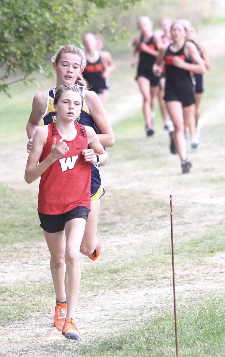 WburgXCTrack's tweet photo. 🚨🚨🚨 4 courses for the junior high this year = 4 course records for Channing! Congrats on another great race last night! 🔥🔥🔥
@Jbeckelite 
📷: Joe Petz https://t.co/aLVkTusKus
