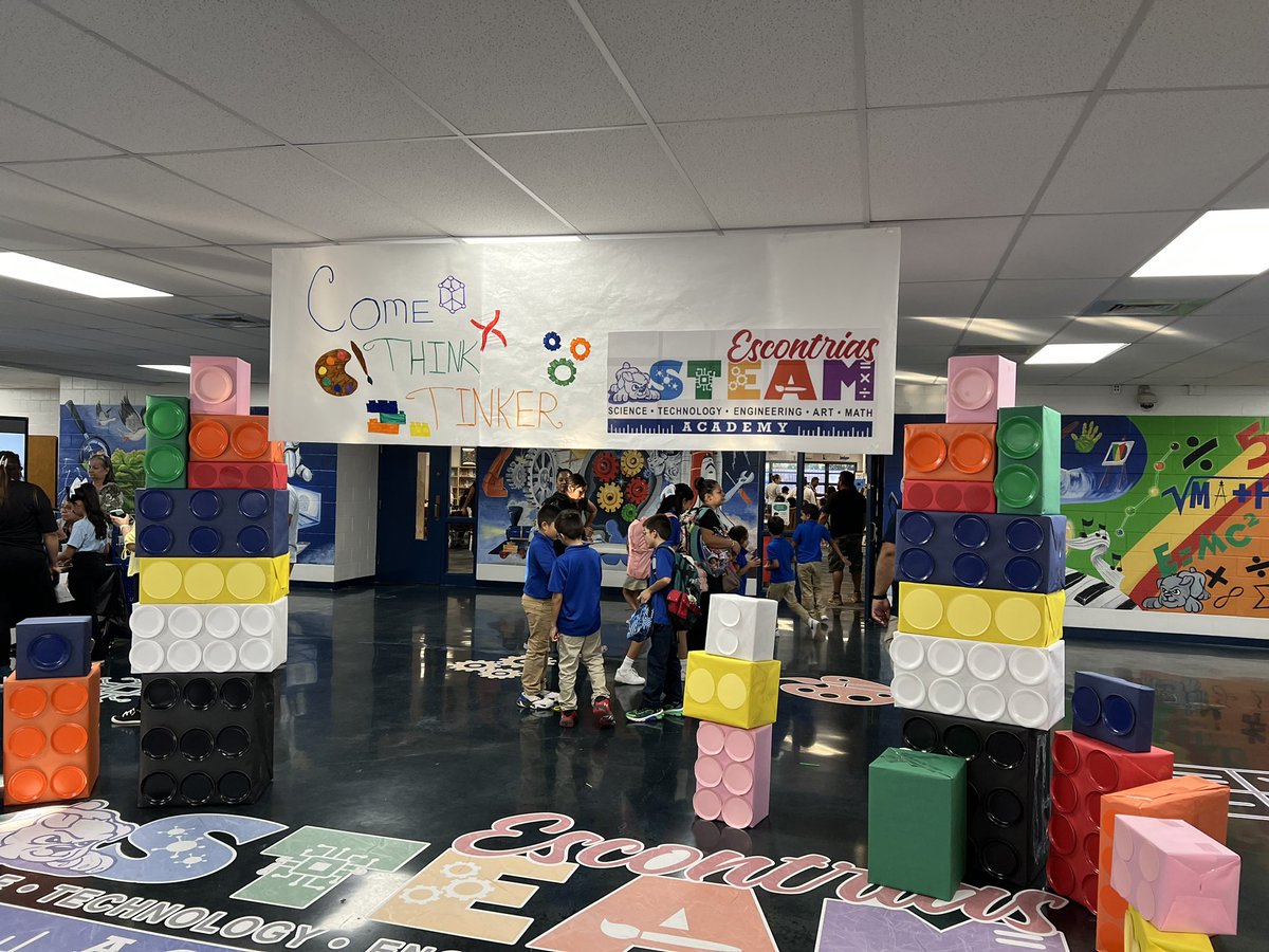 YAcuna_TECH's tweet photo. Come, Think 🤔 &amp; Tinker 🎨⚙️🧬 @Escontrias_ES Students showcase their STEAM projects &amp; build castles on Lego boards. They build shelters using toothpicks, popsicles sticks &amp; marshmallows. An evening full of creativity, critical thinking, communication and community! #TeamSISD https://t.co/6HySJUzPK3