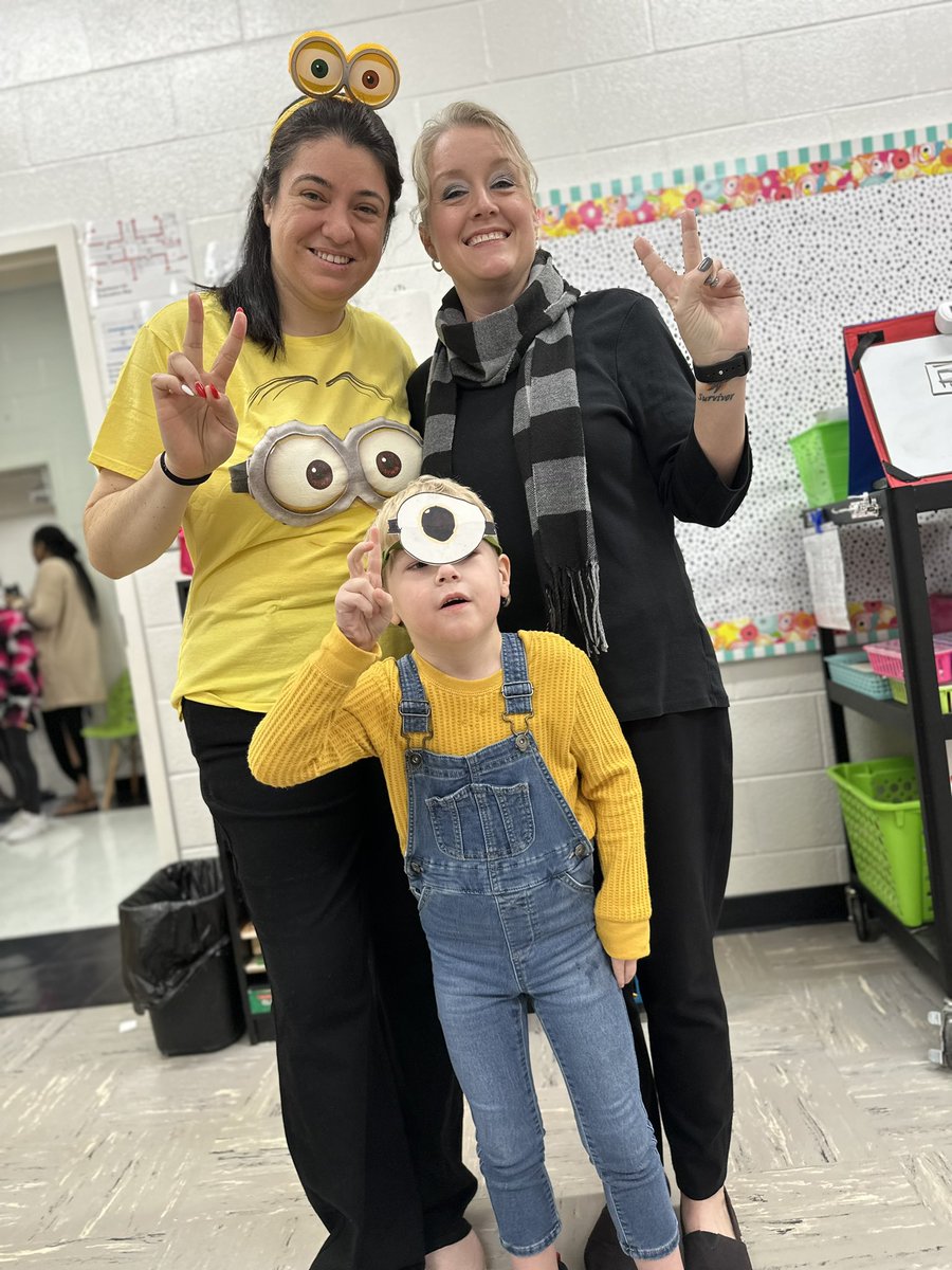 We’re having a FuN Homecoming Week!! 💛🖤