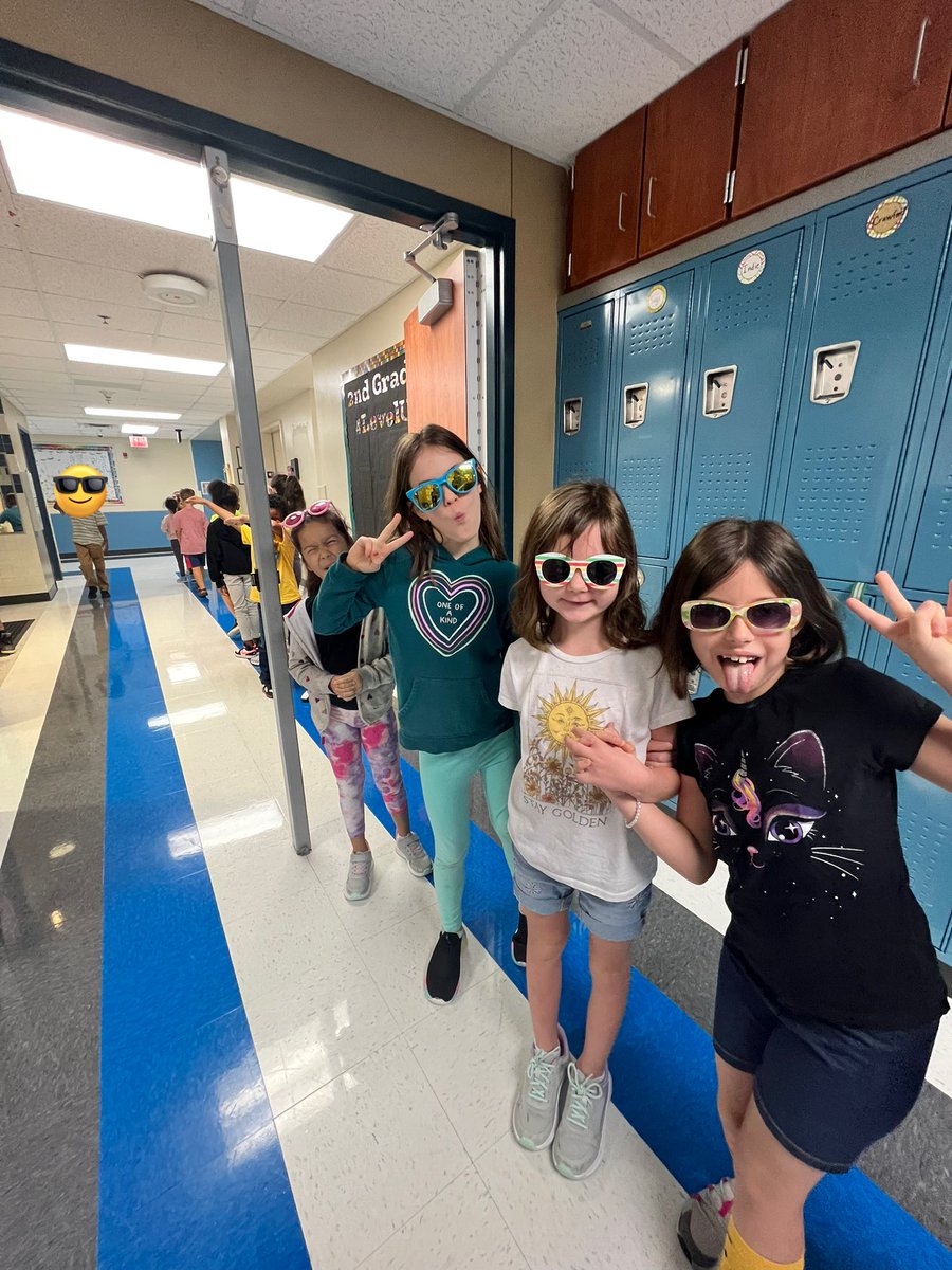 Dooley2nd's tweet photo. Attendance Awareness Week: For Wednesday we wore our cool sunglasses! 
#LevelUpPlanoISD
#DooleyGameOn https://t.co/FB0r75og2v
