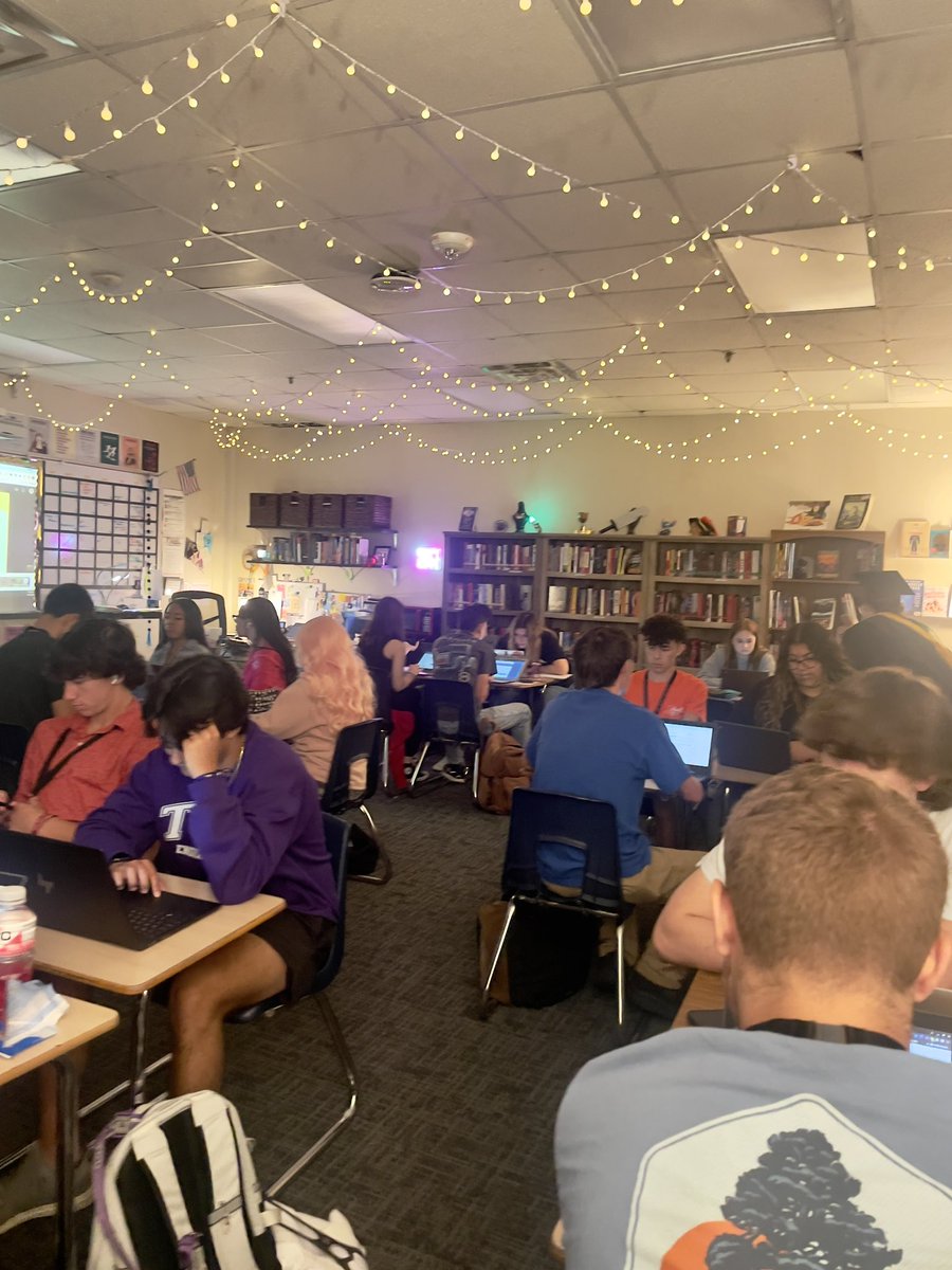 What a joy it was to see EXCELLENCE in action <a href="/Rockwall_HS/">RockwallHighSchool</a> this week! Our @SecondaryRISD teachers are on 🔥! #TogetherRockwall