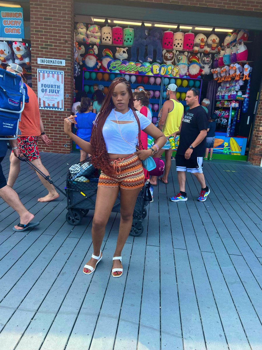 omgitzsofie11's tweet image. Hello twitter☺️☺️ .. 🏖️