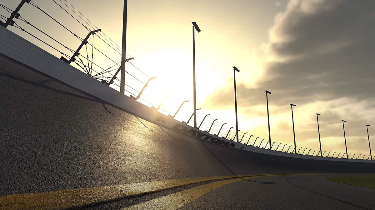 HighSlideRacing's tweet photo. We are LIVE from Daytona for round 3 of the @mintmortgage Fall Series https://t.co/3v6kpARfUu https://t.co/l9pXesck2t