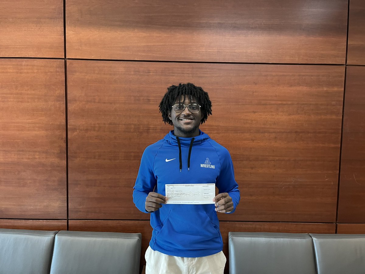 Congratulations Isaiah Watts AHS class of 2023 who selected as the receipient of the Frank Tolbert True Grit Scholarship. @AHSAuburnTigers <a href="/AuburnCityEdu/">Auburn City Schools</a>