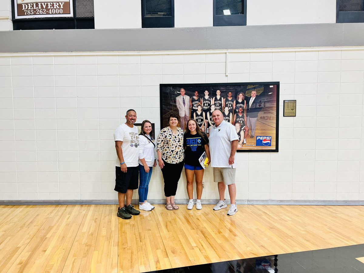 Kya Thornton (@kyathornton) on Twitter photo Had an amazing time with Coach Erckenbrack and <a href="/CCCC_WBB/">Tiffany Dorris</a> today! So thankful to receive an offer to play at Cloud! Thanks so much for having me today! #gotbirds #doitforkilar Had an amazing time with Coach Erckenbrack and <a href="/CCCC_WBB/">Tiffany Dorris</a> today! So thankful to receive an offer to play at Cloud! Thanks so much for having me today! #gotbirds #doitforkilar