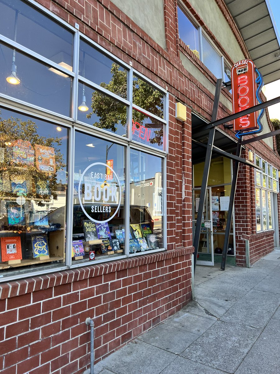 Adding a little excitement to our late new comics shipment, one of our boxes was accidentally delivered to the (beautiful) @EB_Booksellers over on College! Kind of annoying, BUT this store is awesome! You all should come here! All new comics ready soon! Thanks for your patience!