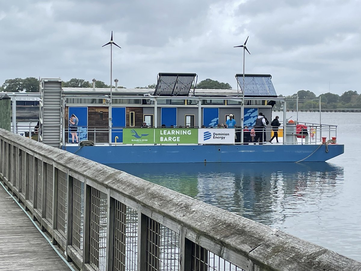 Hands Down! Best day out on <a href="/DominionEnergy/">Dominion Energy</a> Learning Barge. Norfolk 3rd graders learning from @ElizabethRiverProj Team about keeping the river clean &amp; sustainable energy. Their only field trip for the yr. #windenergy #solar