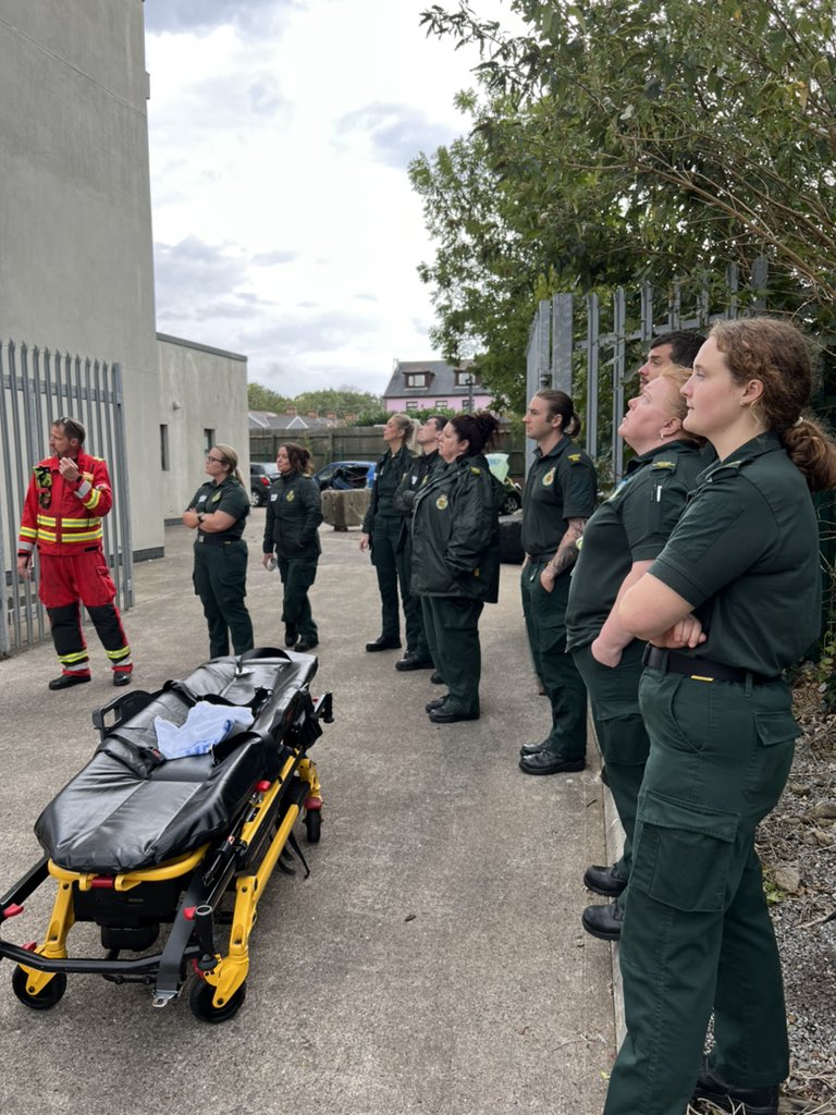 Mark1howells's tweet photo. Excellent Senior Paramedic led @WelshAmbulance CTMHB bariatric clinical assessment, management and extrication cpd today in conjunction with @SWFireandRescue 🚑🚒@KKeedwell https://t.co/ADMVCQEFeq