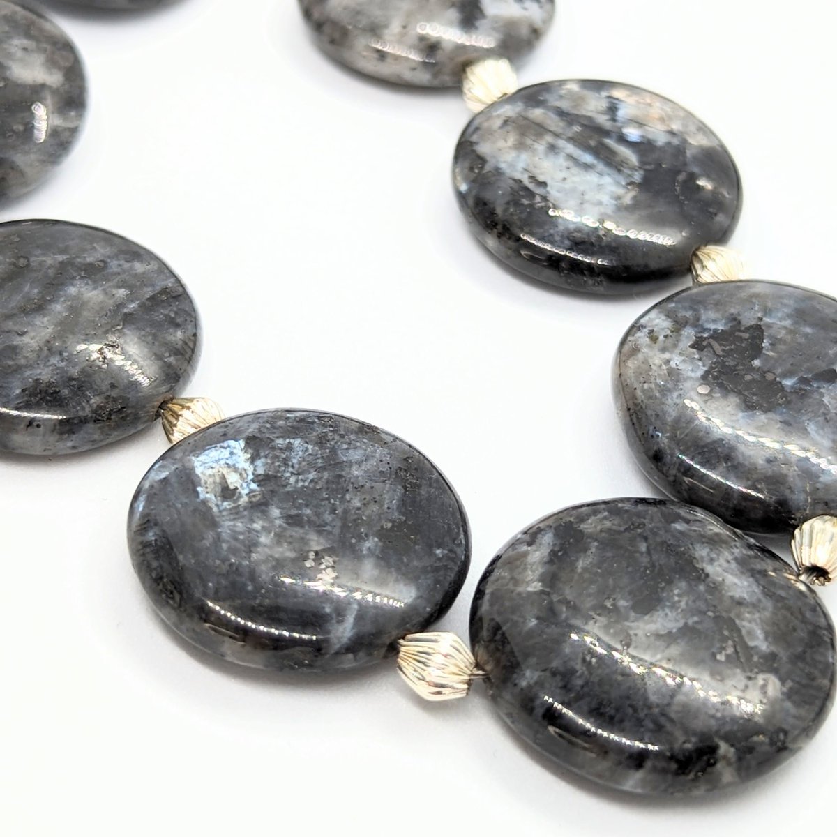 BethsUniqueBead's tweet photo. The devil is in the details....
#larvikite #gemstones #coinbeads #larvikiterounds #etsygifts #etsylove #supportsmallbusiness #SmallBiz https://t.co/GDJPd634KW