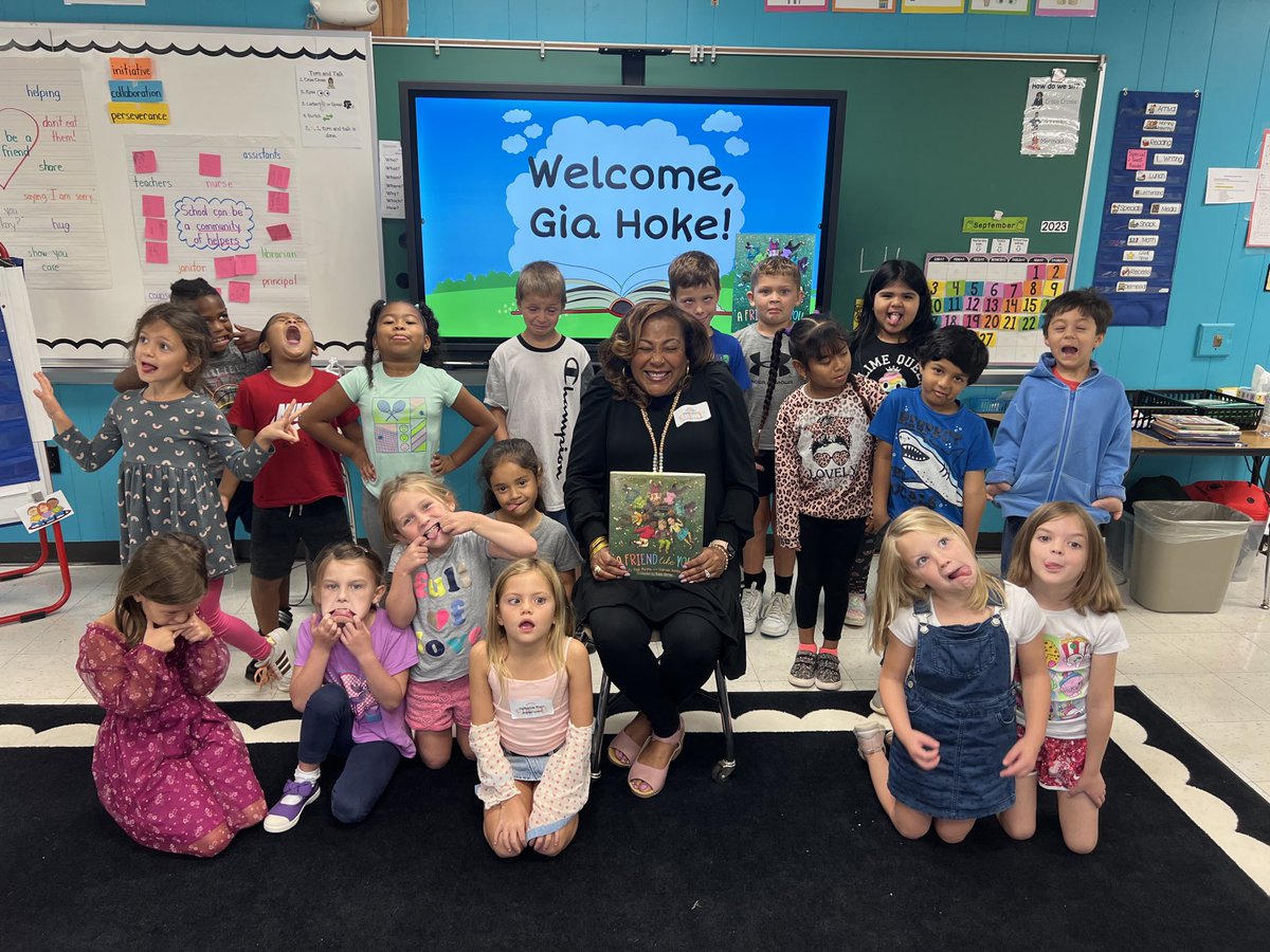 GiaHoke's tweet image. I had a fantastic time reading with 1st grade kiddos at Westlake ES. Thanks for the invite! #FunnyFaces #Let’sRead #BestDayEver 💗💗💗