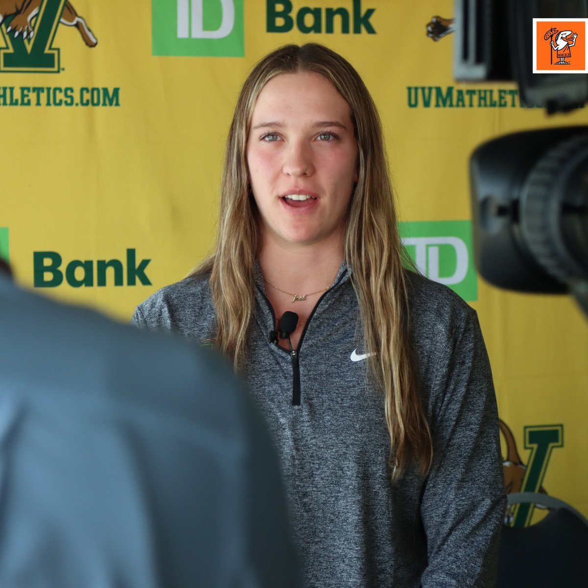 The Catamounts hosted their annual Media Day presented by <a href="/littlecaesars/">Little Caesars Pizza</a> Wednesday afternoon at the Gut.
<a href="/jjplumer63/">Jim Plumer</a> Opening Remarks - youtube.com/watch?v=7_jngf…
1 on 1 with Bella Parento - youtube.com/watch?v=Wtdp93…
1 on 1 with Hailey Burns - youtube.com/watch?v=obVmTa…
#LetsRally