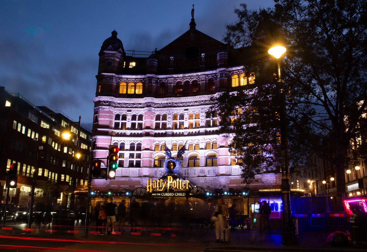 HarryMPerforms's tweet image. Thank you Dad (@KosmohPhotos) for capturing this amazing photo of what has been my second home for the past year. I have loved being part of the brilliant @CursedChildLDN family and will miss every single one of you. Can’t believe I only have a few more visits left.