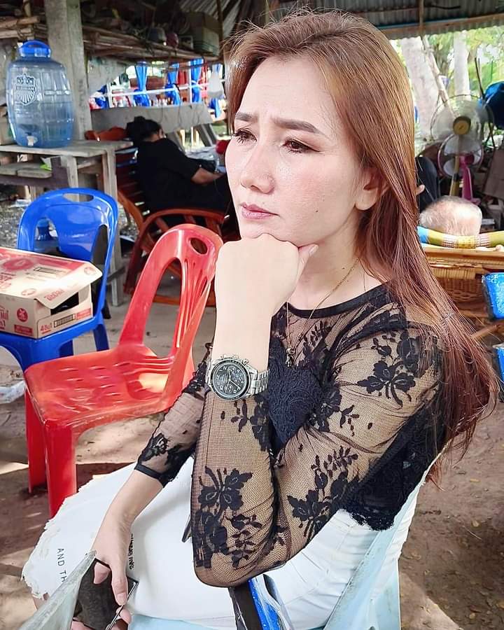แล้วบอกว่า "จัดหนัก'
ยังไม่ทัน "นั่งตัก "
พี่lI ตกแล้ว 😐🥴