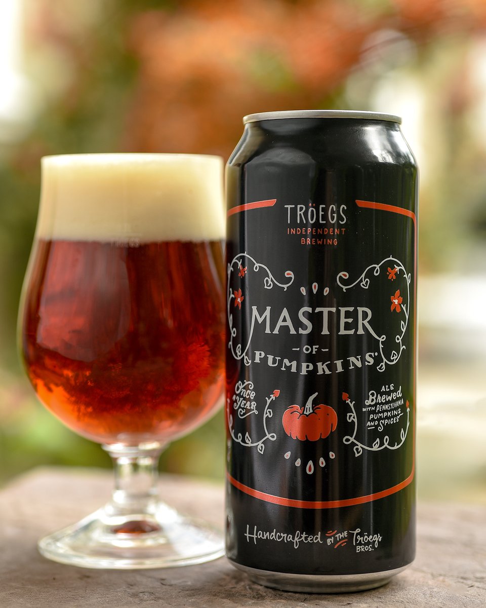 TroegsBeer's tweet photo. They say the first taste of a beer is through the eyes, and the beautiful, deep, rustic red hue of #MasterOfPumpkins is a delicious hint of the goodness to come. Brewed with 3,000 pounds of Pennsylvania longneck pumpkins. Find it near you, https://t.co/JFWBOgLKF1. #PAbeer #Troegs https://t.co/CFj4rjBctu