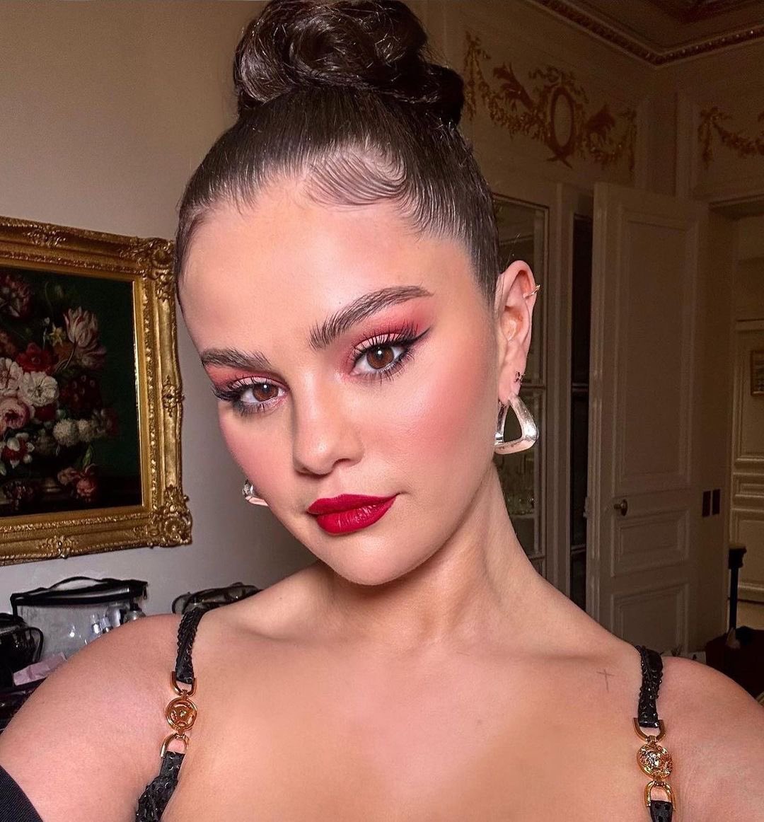 Posted by @domseeleyParisian Chic @selenagomez ??Sculptured Up done hair @domseeley Makeup @vivis_makeup #selenagomez #paris #pfw #hair #sculpture #updo #hairup #glam #makeup #rarebeauty