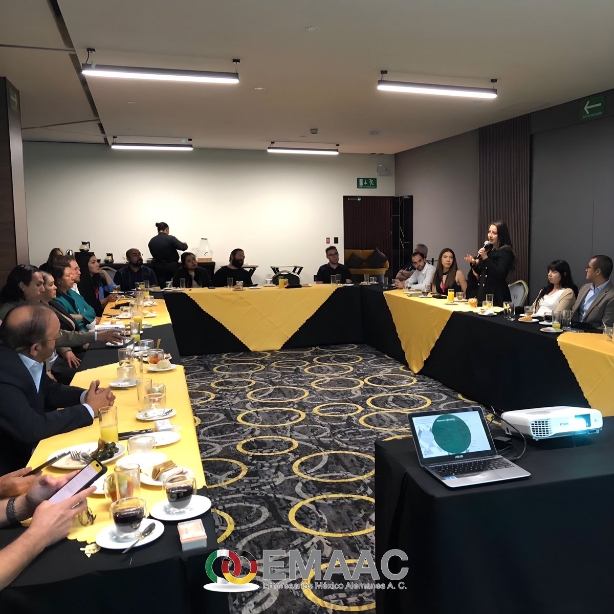 Emaac_oficial's tweet photo. Desayuno Informativo #EMAAC 2023, donde dimos la bienvenida a nuevos afiliados y presentamos nuestra trayectoria durante este año, así como la convocatoria del FFP de septiembre
Agradecemos al regidor del municipio de Querétaro, Carlos Habacuc , por acompañarnos durante la sesión https://t.co/sYmpR0Od3l