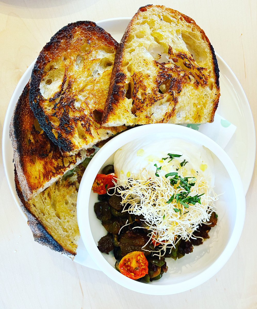 TheCuisineist's tweet image. Rich&amp;amp;Magnificent WHIPPED FETA &amp;amp; OLIVES
valbreso feta, kataifi. olive raisin caponata, grilled sourdough
@downtownsummerlin @chefroyellamar  @finewithus #finecompany #chefroyellamar #cuisineist #cuisineistconfidential Cuisineist.com #chiccompassmagazine @chiccompassmag