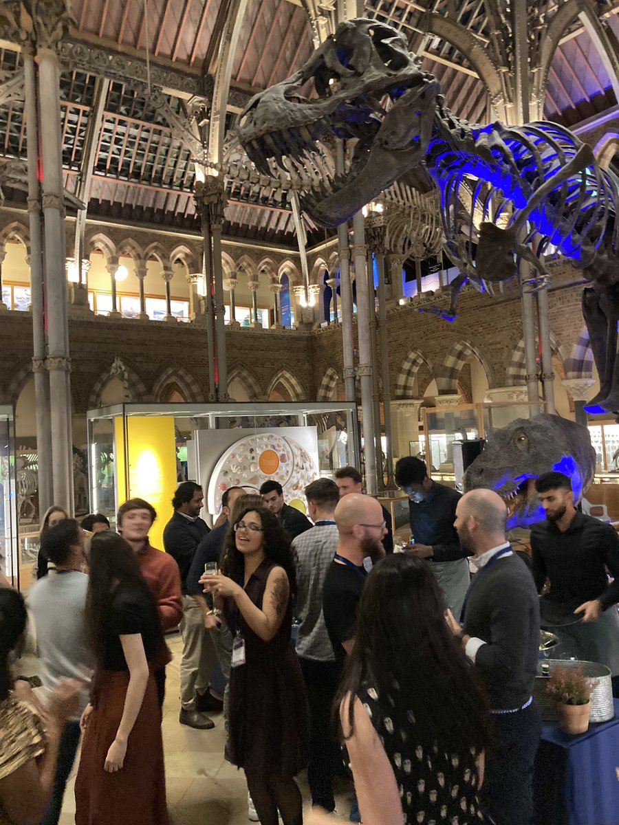 Why did I come to Oxford and not to the Paris hub? Cause I always wanted to dance below T-Rex 🤩 #EDBC2023