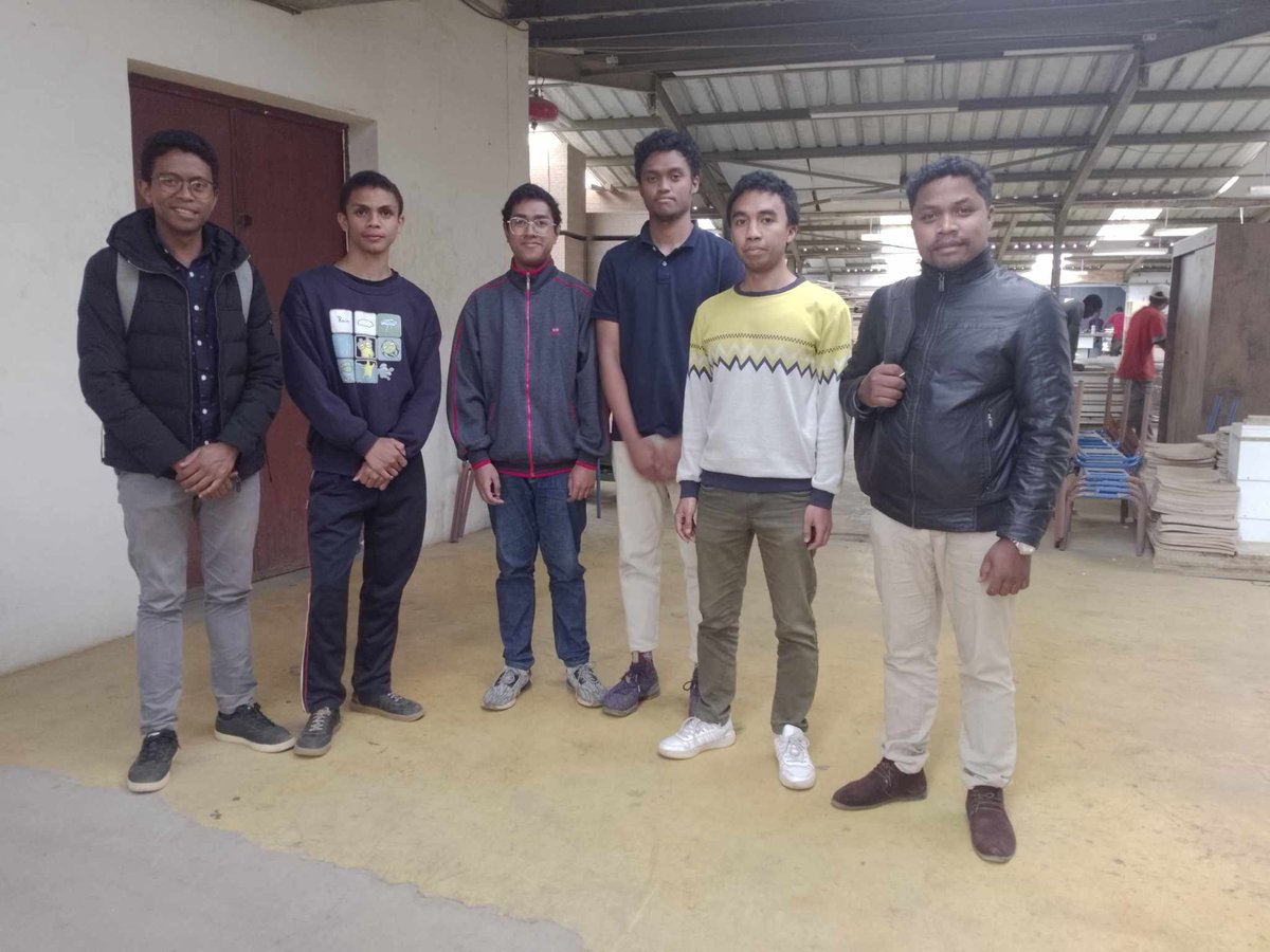 09/26/23, two academics visited the four students in the Bachelor's program specializing in Wood Production and Construction, a joint program between <a href="/ESSAForets/">ESSA Eaux et Forêts</a>  and <a href="/ISTTana/">IST Antananarivo</a>, who were undergoing a 3-month internship at <a href="/tropicalwood_mg/">TROPICAL WOOD</a>, our industry partner. <a href="/RAEngNews/">Royal Academy of Engineering</a>