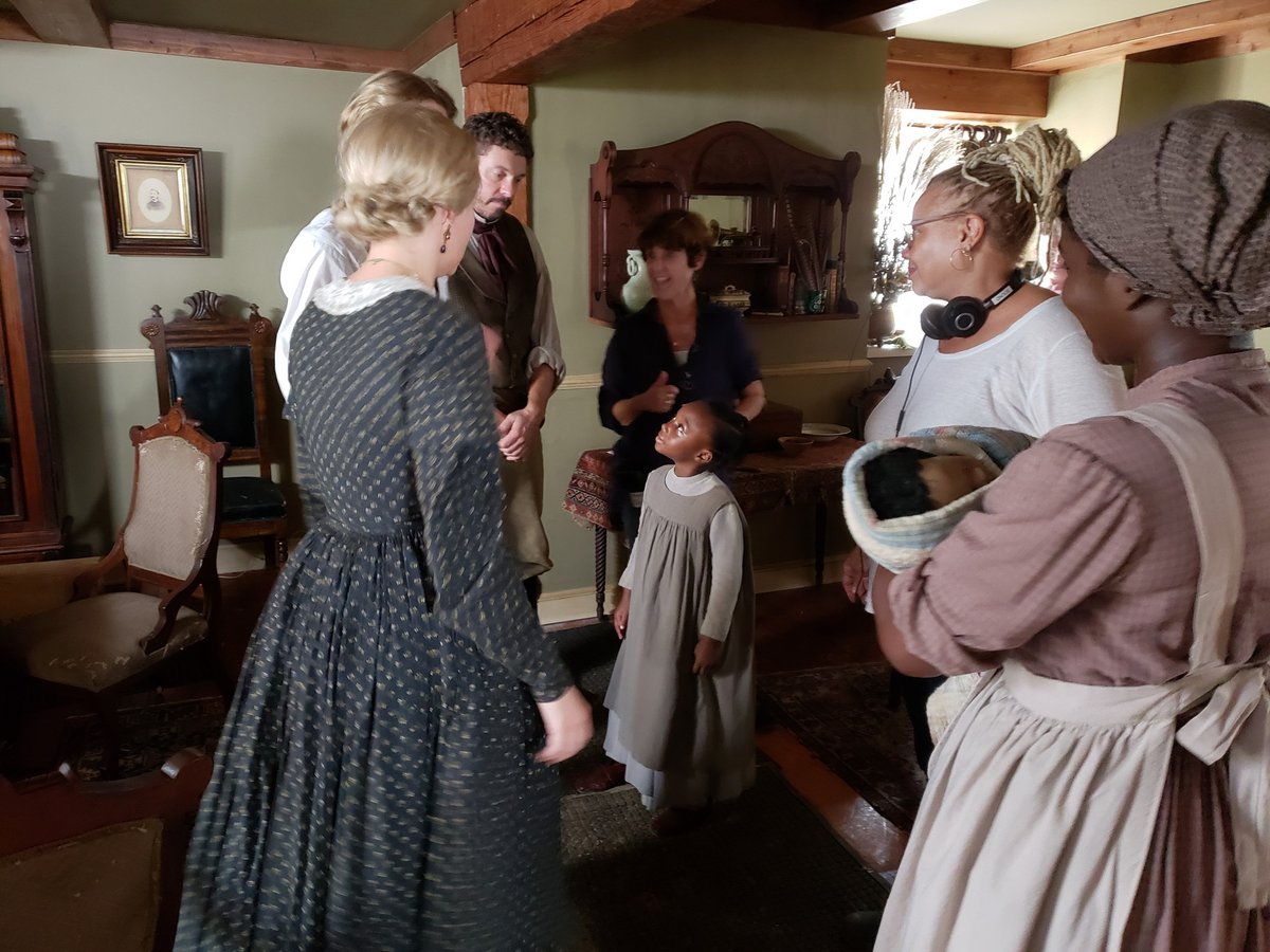 oxfordamerican's tweet image. Check out these photos from the set of Kasi Lemmons’s 2019 film, “Harriet,” and read more of her interview with @tylrmntg in the Fall Film Issue or online: oxfordamerican.org/magazine/issue…

📸from the set of Harriet © Glen Wilson / @dubarts

#Issue122 #ReadOA