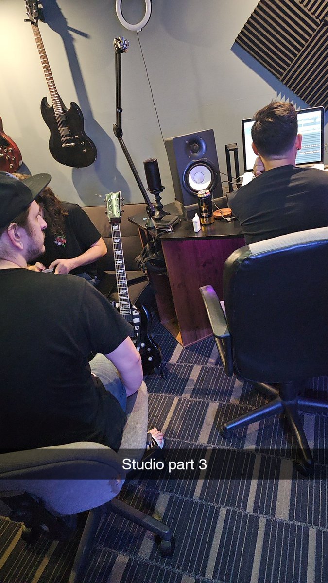 CavingInBand's tweet photo. Hey everybody!

Today is our third trip to the studio and with it comes the beginning of our next single! This ones got some meat to it and we hope you enjoy it when it's ready! Until then, keep those devil horns and your heads up high!

Love,
Caving In https://t.co/wCxB6DoMX5