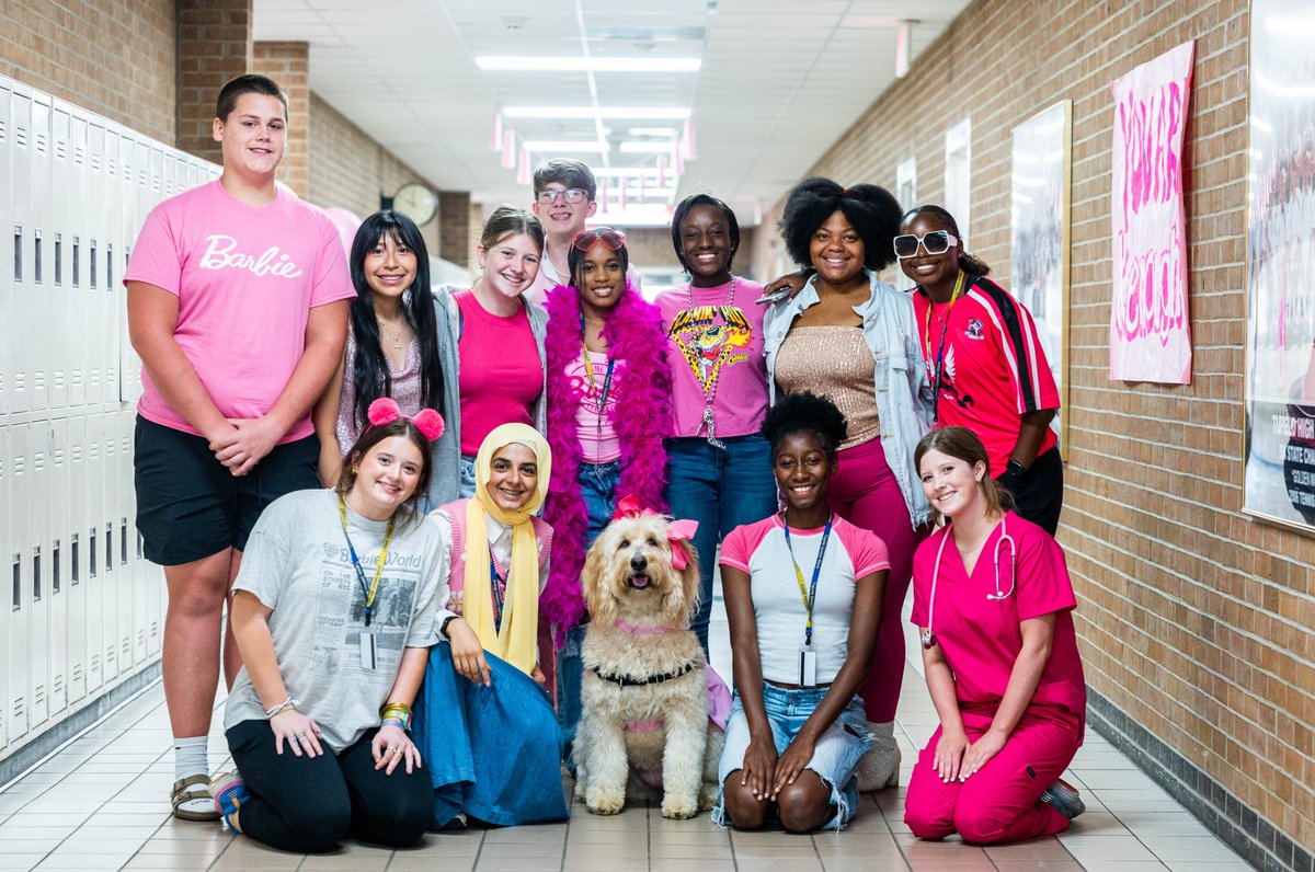 tupeloschools's tweet photo. The biggest hit from Day 3 of #TPSD Spirit Week was @THSWavely. She was a rock star! https://t.co/fBMo0ycwEW