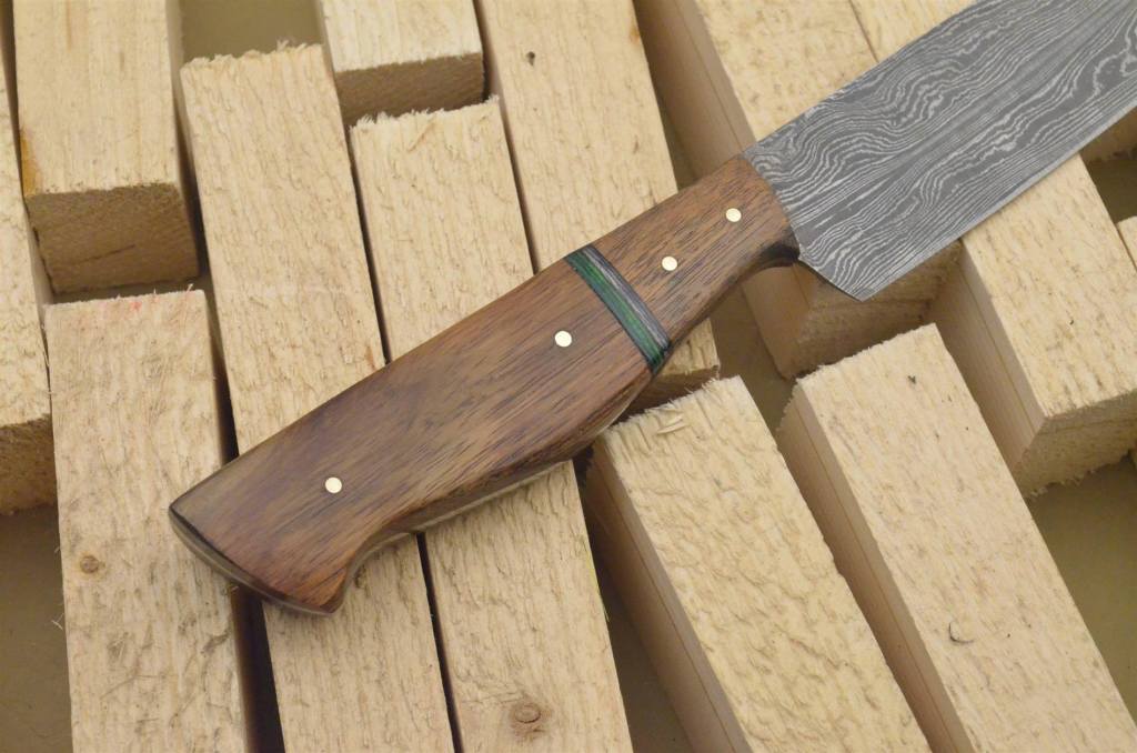 TITLE : CUSTOM MADE DAMASCUS KITCHEN/CHEF KNIFE
BLADE : DAMASCUS
HANDLE : ROSE WOOD
BOLSTERS : NO
SHEATH : COW HIDE LEATHER
Blade Size: 7.25
Handle Size: 4.75
If you want to buy link in my bio
#knifecrime 
#kniveswood 
#forsale 
#QualityMatters 
#FreeShipping