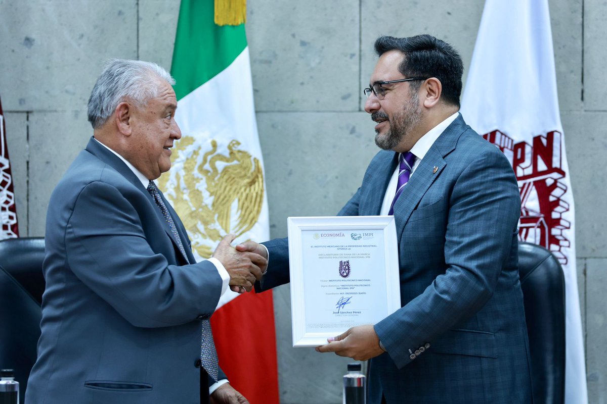 IMPI_Mexico's tweet photo. El #IMPI hizo entrega de la declaratoria de marca famosa al @IPN_MX, herramienta de protección más completa que la LFPPI brinda, ya que impide el registro de marcas similares, que puedan llegar a generar un grado de confusión sin importar el producto o servicio. https://t.co/SCyEJV8izZ