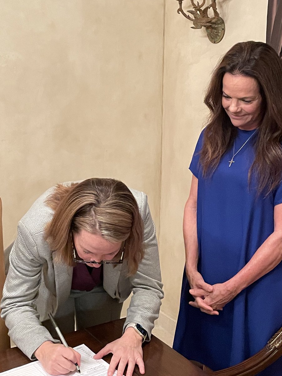 marleneforAZ's tweet photo. Thrilled to sign the Arizona Abortion Initiative last night with my friend, Attorney General @AZAGMayes. Letβs guarantee all women have access to reproductive healthcare. πͺ
#bansoffourbodies
#arizonaforabortionaccess https://t.co/9nTqF9VmKb