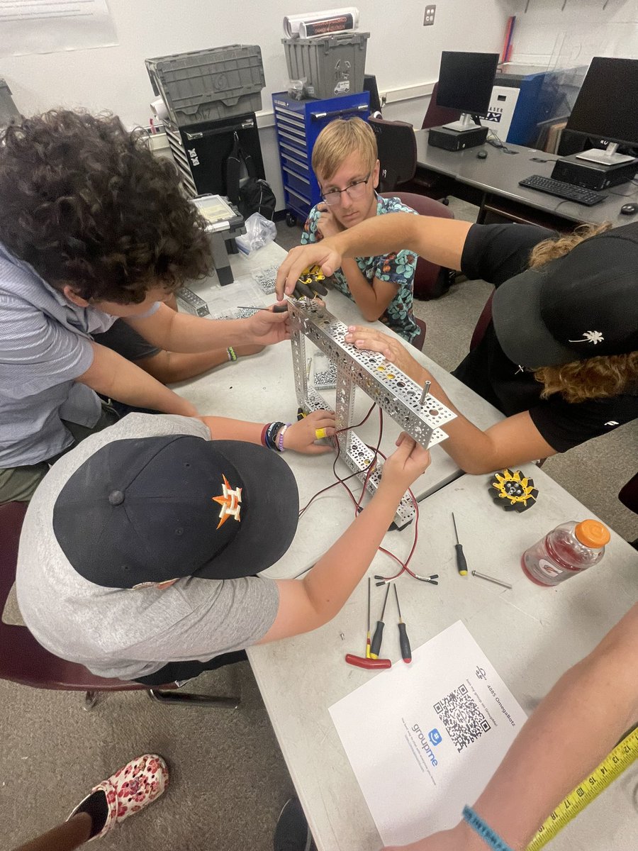 omegabotz's tweet image. Finishing the  frame today and preparing for the first scrimmage! 
#FTC #strongframe #4885 #Omegabotz