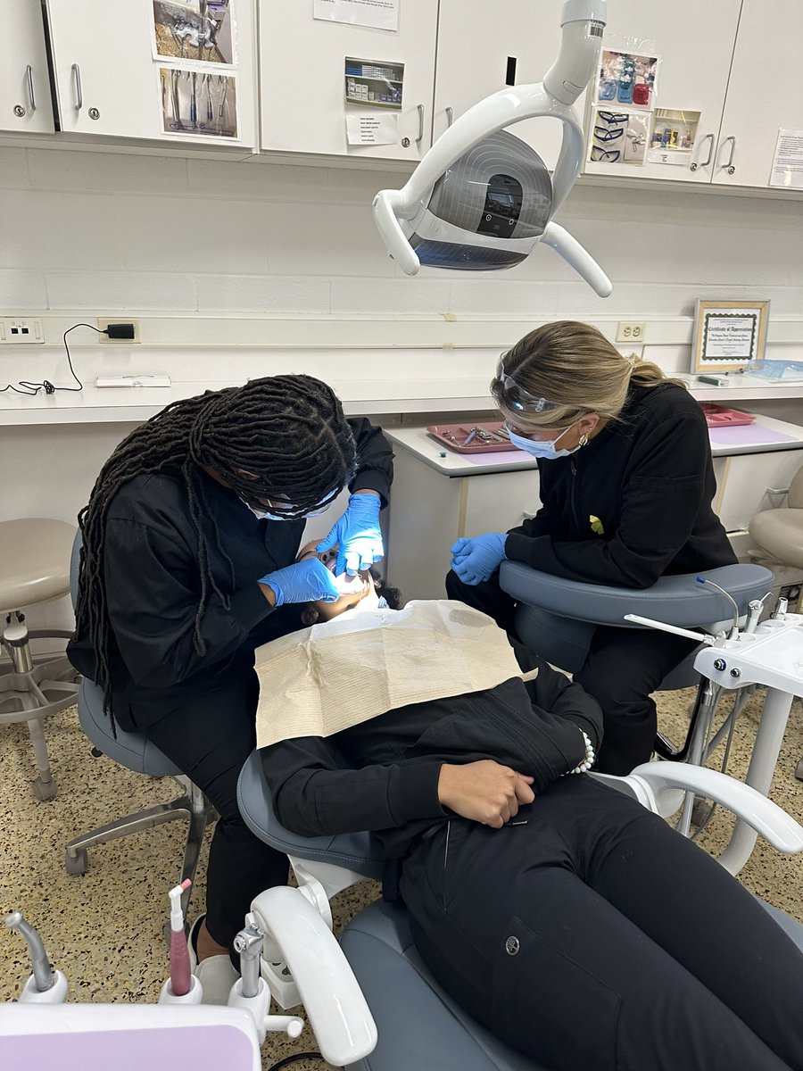 mayjanedavis's tweet photo. @lisabanicky @TechCenterVB @VBTechCenter Here are some I took today in my dental assisting class! ♥️🦷#techcenterpride @TCE_VBCPS @TechCenterVB @VBTechCenter https://t.co/WN4Q4Jnmhd