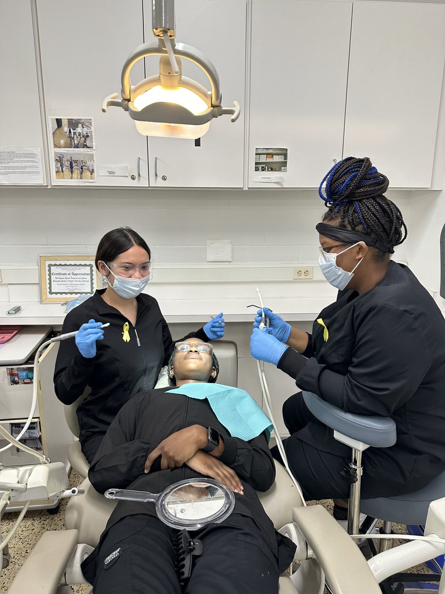mayjanedavis's tweet photo. @lisabanicky @TechCenterVB @VBTechCenter Here are some I took today in my dental assisting class! ♥️🦷#techcenterpride @TCE_VBCPS @TechCenterVB @VBTechCenter https://t.co/WN4Q4Jnmhd