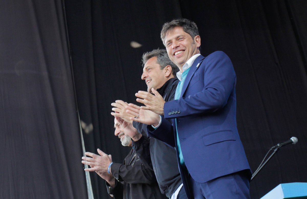 MovimientoEvita's tweet photo. 🇦🇷 Con @SergioMassa presidente y @Kicillofok 
gobernador vamos a construir la victoria por el futuro de la Argentina. 

Junto a miles de compañeros y compañeras de la Provincia de Buenos Aires estuvimos en el Estadio de Defensores de Cambaceres. 

@unionxlapatria https://t.co/UDcbLZwNFA