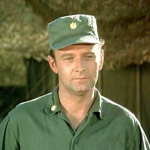 Remembering film and television actor Larry Linville, who was born #OTD (September 29th) in 1939.  @ClassicMASH #Mannix #MarcusWelbyMD #MissionImpossible #TheFBI #MASH #GrandpaGoestoWashington #CHiPs #CheckingIn #PaperDolls #MurderSheWrote #EarthGirlsAreEasy #Nurses