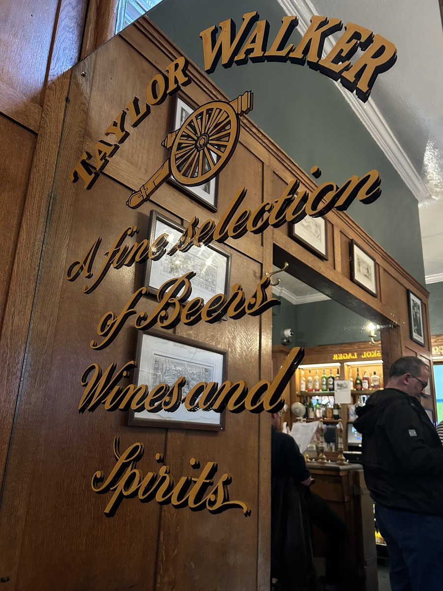 PubsSaving's tweet image. One of the best pubs in London! ❤️The Coach &amp;amp; Horses #soho ❤️ #favouritepubs